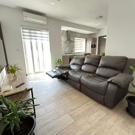 V86 - Agatha - Near The Sea Apartment Sliema