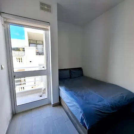 V86 - Agatha - Near The Sea * Sliema