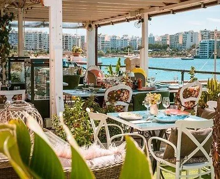 V86 - Agatha - Near The Sea *