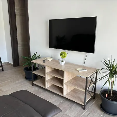 V86 - Agatha - Near The Sea *