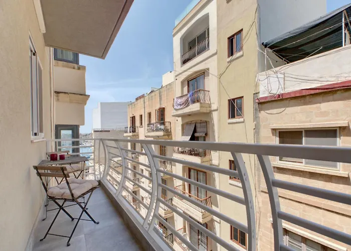 V86 - Agatha - Near The Sea *