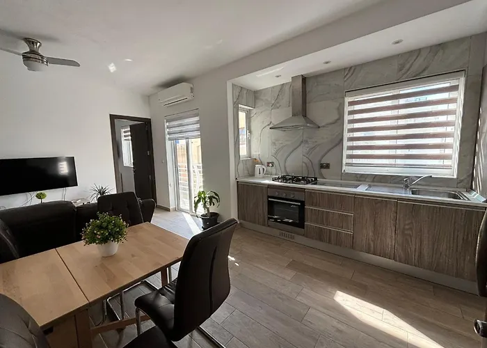 V86 - Agatha - Near The Sea * 斯利马