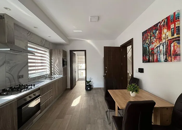 V86 - Agatha - Near The Sea *