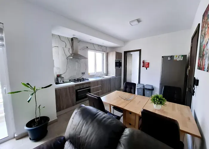 V86 - Agatha - Near The Sea * Σλιέμα