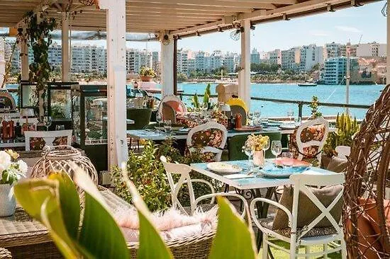 V86 - Agatha - Near The Sea *